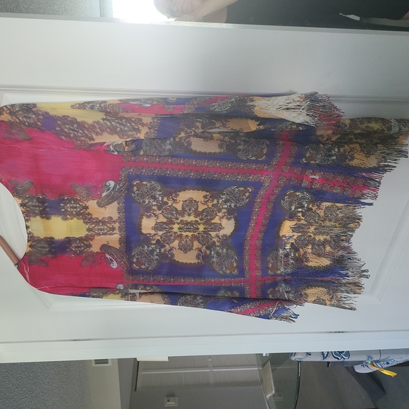 Fringed hem colorful top - Picture 2 of 2